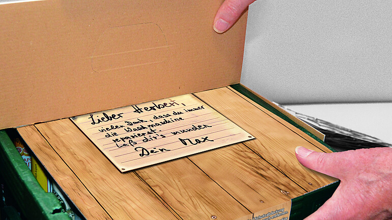 Bierkasten-Adventskalender mit personalisierter Grußkarte