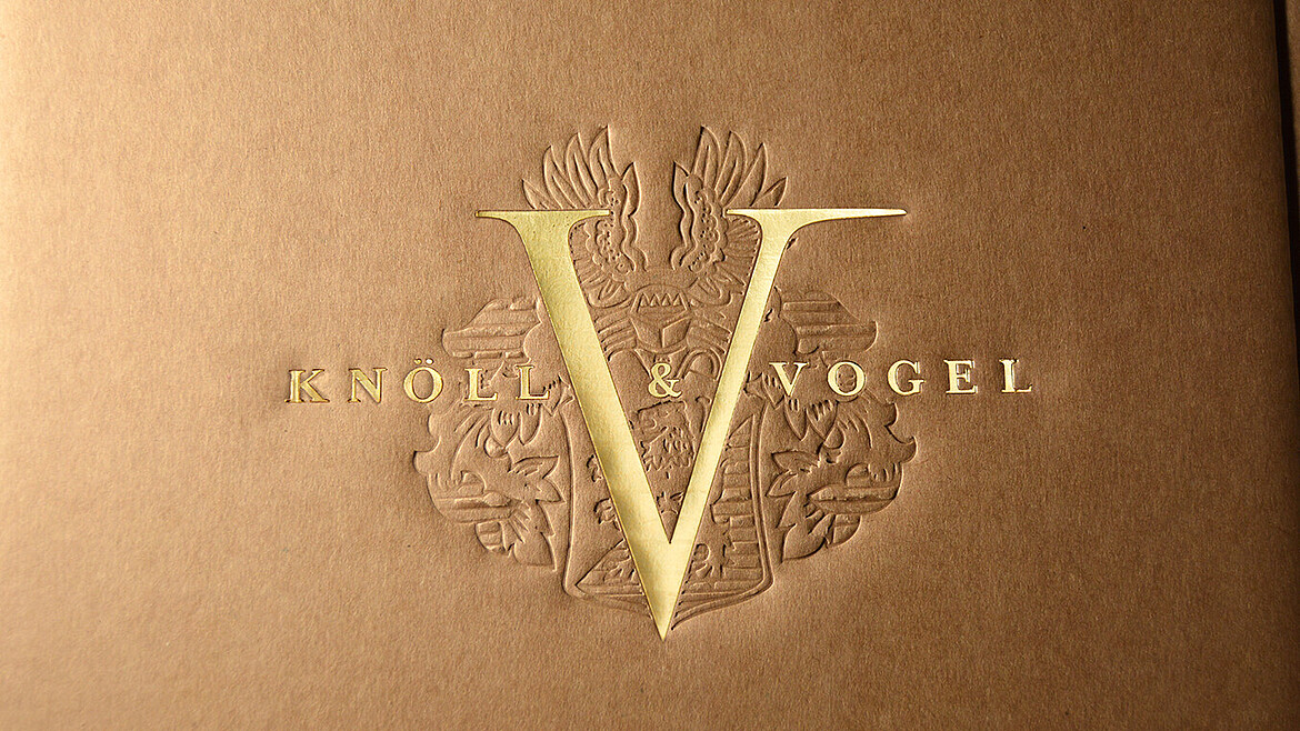 Präsentkarton in Natur mit Blind- und Heißfolienprägung