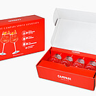 Das Gewinnspielset im Markendesign (Campari): Die stabile Wellpappverpackung kombiniert aufmerksamkeitsstarke Gestaltung mit sicherem Produktschutz für den Versand. (c) Karl Knauer KG