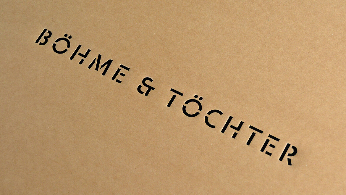 Präsentkarton PURE line Natur mit Logoprägung